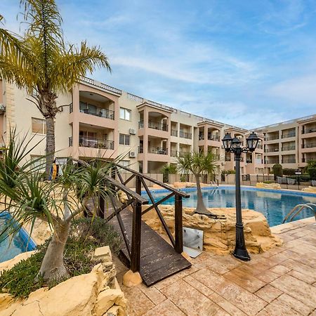 Sunny View - A Stunning Apartment With Private Rooftop Paphos Eksteriør bilde