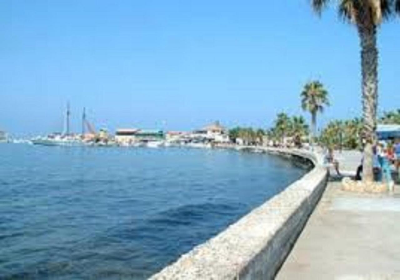 Sunny View - A Stunning Apartment With Private Rooftop Paphos Eksteriør bilde