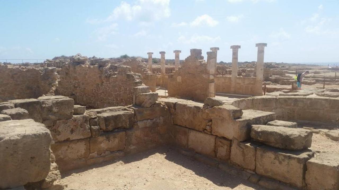 Sunny View - A Stunning Apartment With Private Rooftop Paphos Eksteriør bilde