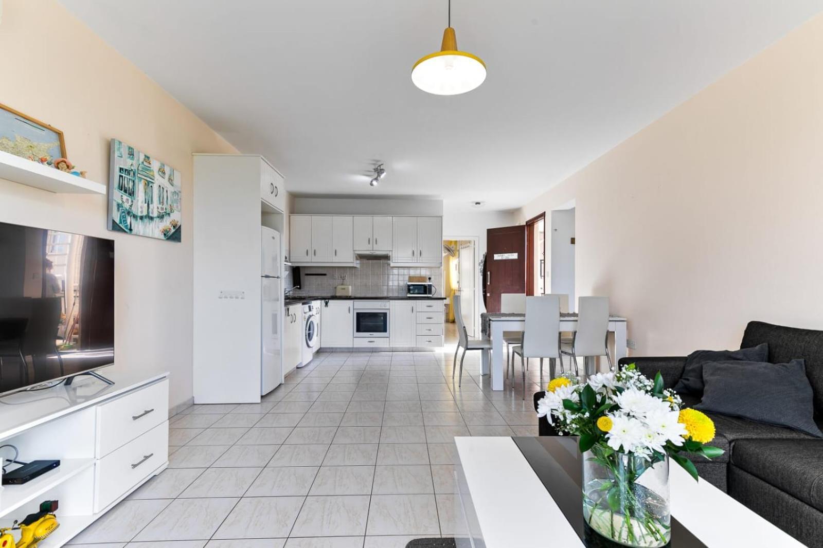 Sunny View - A Stunning Apartment With Private Rooftop Paphos Eksteriør bilde