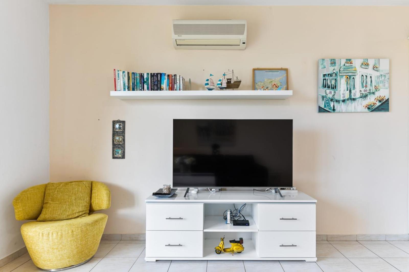 Sunny View - A Stunning Apartment With Private Rooftop Paphos Eksteriør bilde