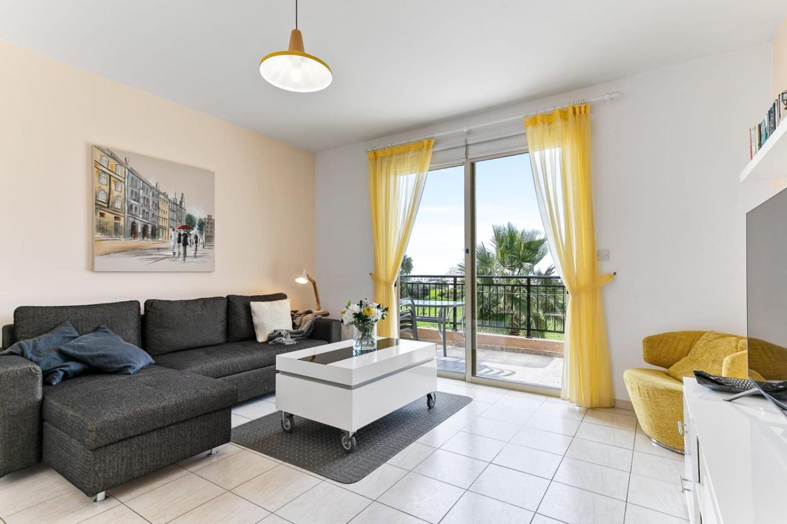 Sunny View - A Stunning Apartment With Private Rooftop Paphos Eksteriør bilde
