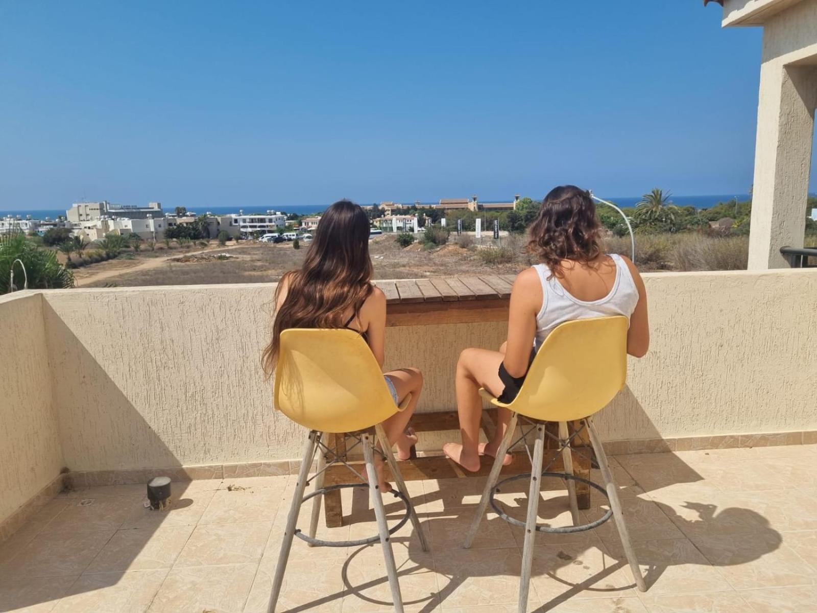 Sunny View - A Stunning Apartment With Private Rooftop Paphos Eksteriør bilde